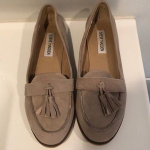 Women’s US Size 7. Worn once.